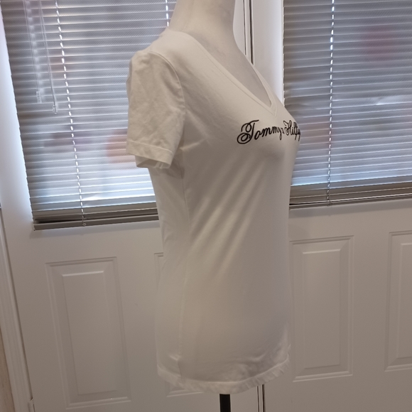 4/$60 White Tommy Tee - Size Small - Picture 3 of 7